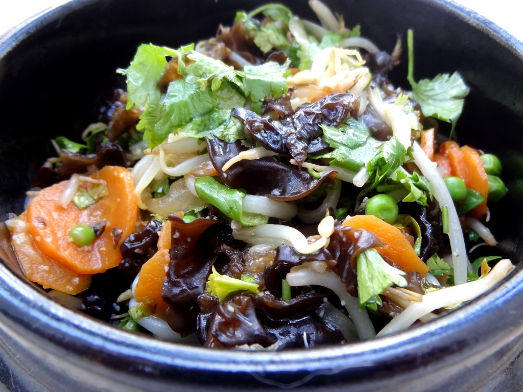 Wok de légumes aux champignons noirs - La tendresse en cuisine