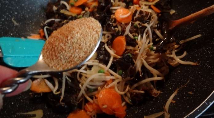 Wok de légumes aux champignons noirs 13