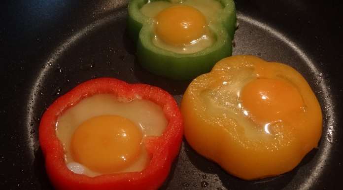 Oeufs surprises aux poivrons 4