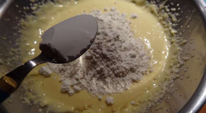 Gâteau tendre à la ricotta, citron, cassis 9