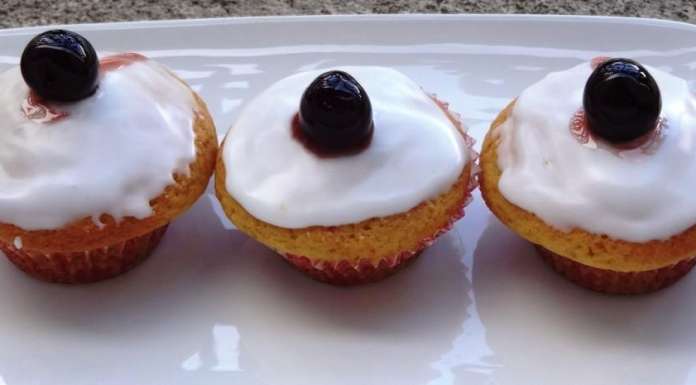 Muffins à la compote glacés au citron 0