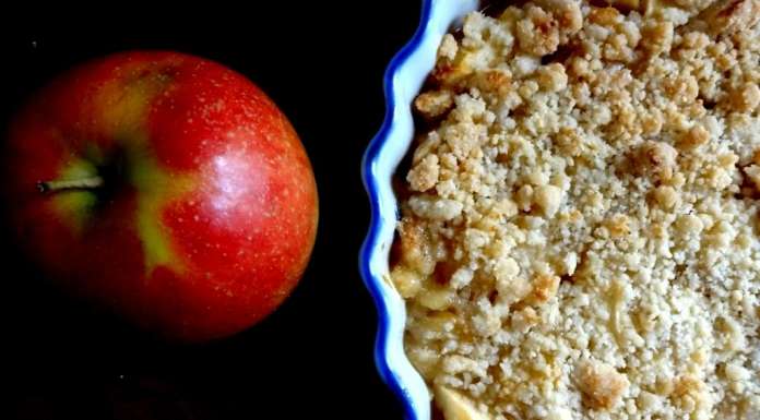 Crumble sans gluten aux pommes, abricot et gingembre 0