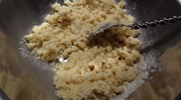 Crumble sans gluten aux pommes, abricot et gingembre 4