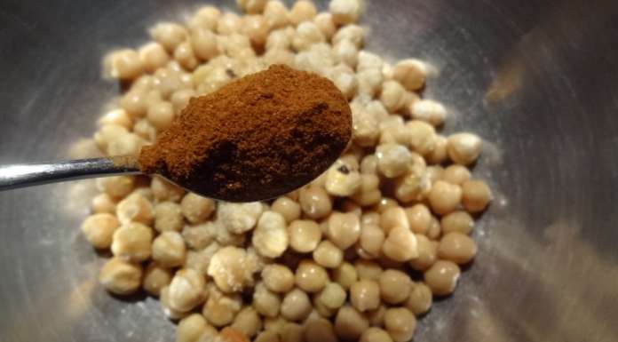 Pois chiches et noisettes caramélisés au paprika fumé 6