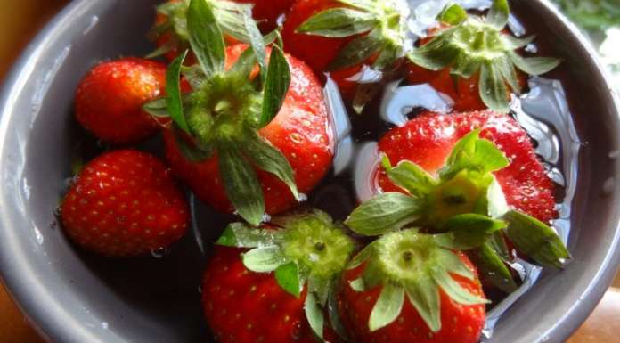 Salade de fraises, roquette et feta 2