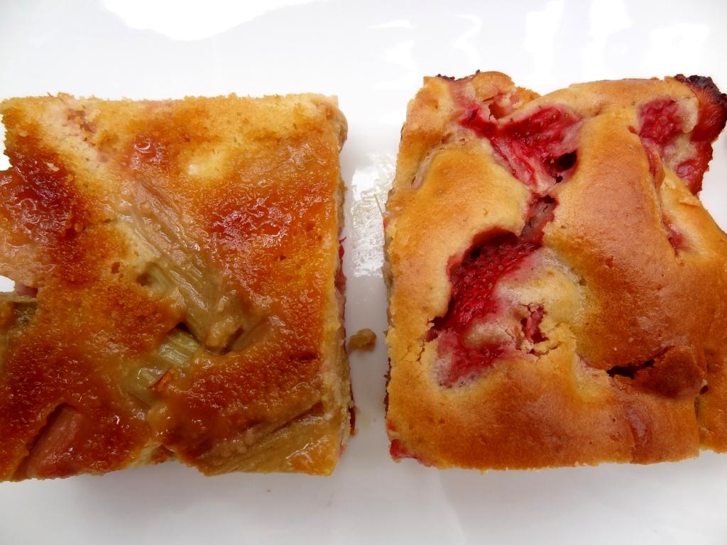 Gateau A La Rhubarbe Et Aux Fraises Facon Tatin