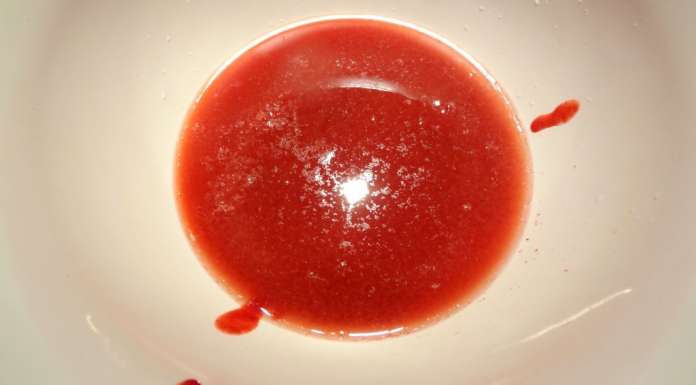 Pain girly facile au coulis, framboises et pralines 2