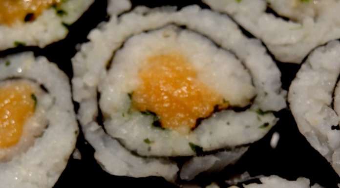 Sushis makis au saumon 0