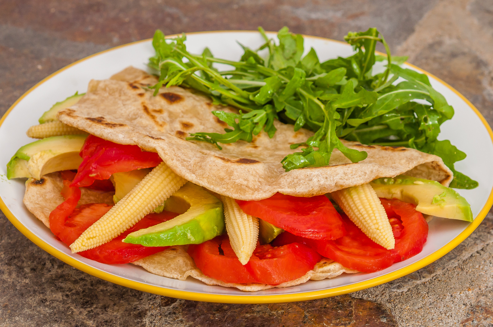 recettes guatémaltèques Tortilla aux tomates avocats et maïs