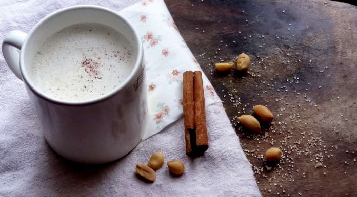 Boisson chaude aux cacahuètes