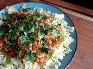 végétal un plat de pâtes aux haricots blancs