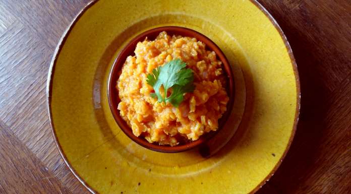 Lentilles corail à la sauce tomate