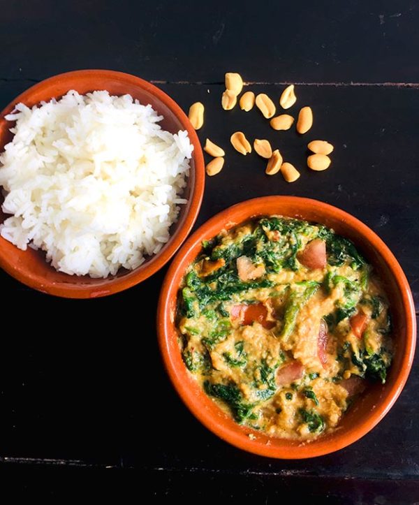 recettes gambiennes ragoût d'épinards au beurre de cacahuète