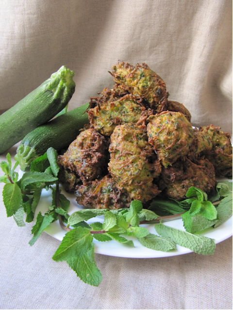 recettes grecques beignets de courgette à la menthe