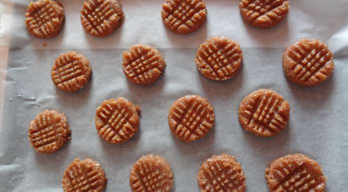 Bien espacer les biscuits keto beurre de cacahuète