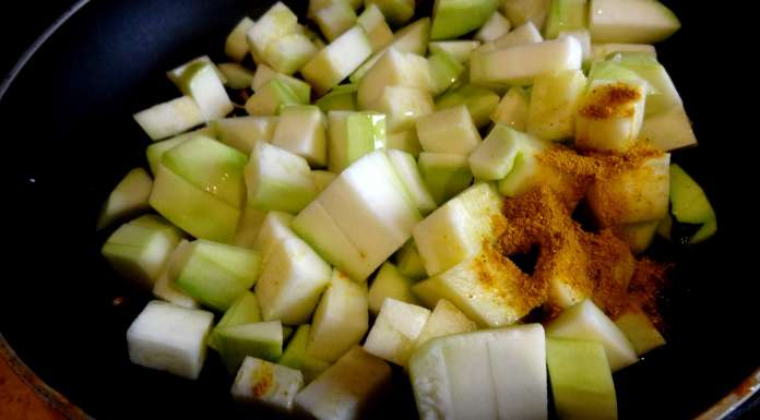 velouté de courgettes aux épices ajouter les épices à la courgette