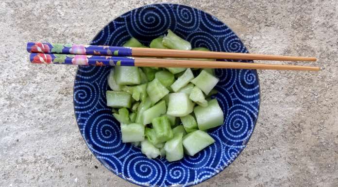 salade de tiges de brocolis