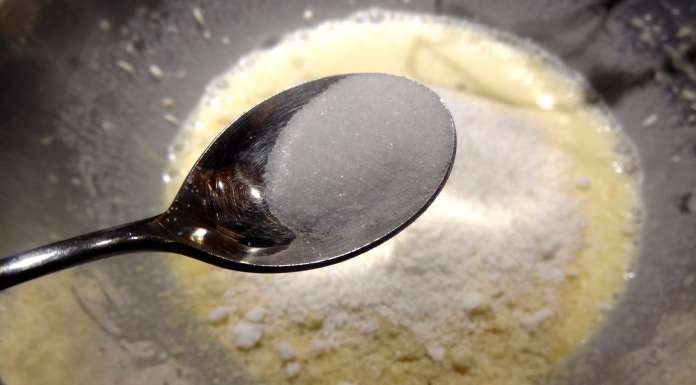 Ajouter le bicarbonate de soude alimentaire