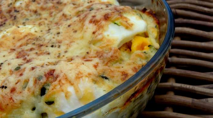 gratin de chou fleur aux oeufs et crème de courgette vue de prêt