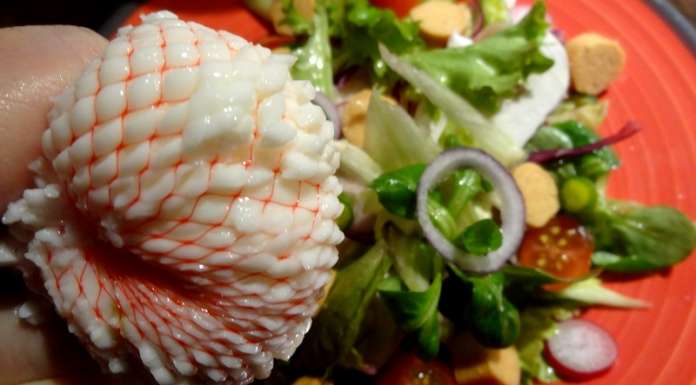 salade composée keto mettre l'oeuf en petits morceaux