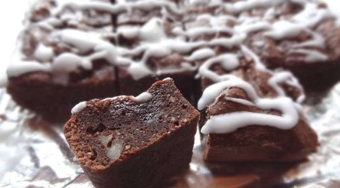 Brownies keto à la pâte à tartiner vue de profil