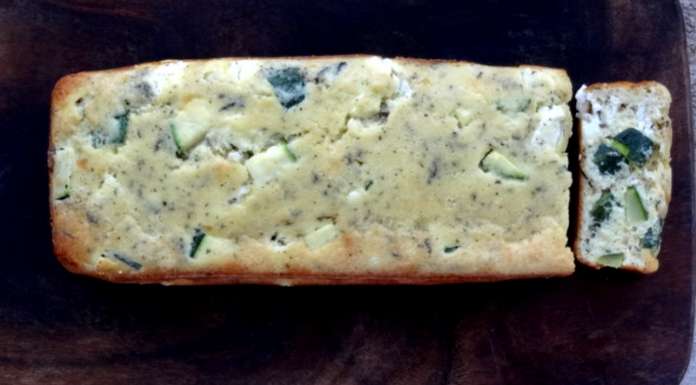 cake keto feta courgette menthe vue de haut