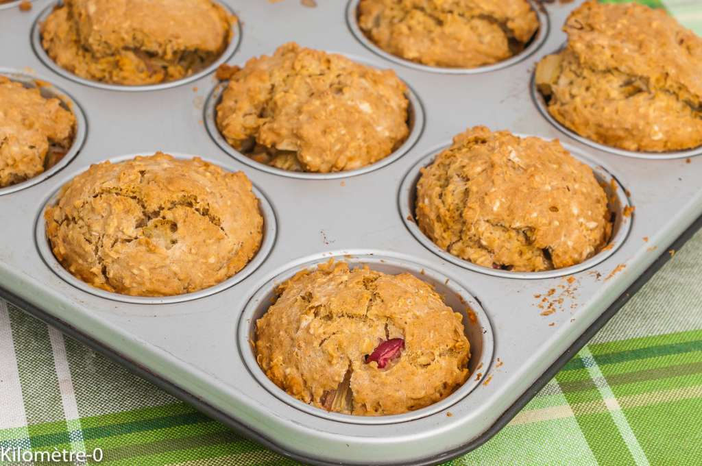 Recettes irlandaises gâteauxà l'avoine fourrés à la rhubarbe