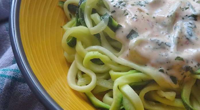 Spaghetti de courgette bang bang détail